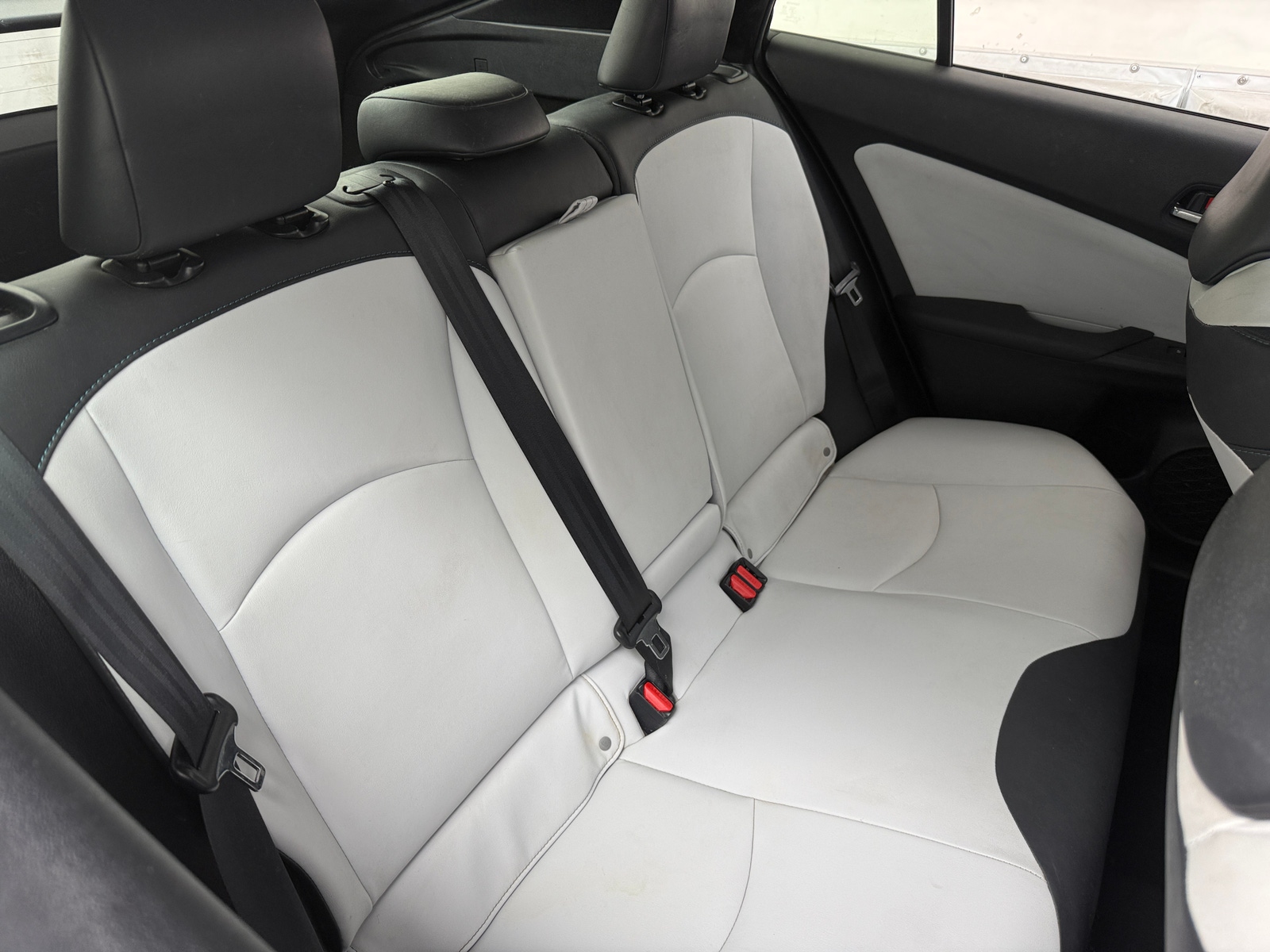 Thumbnail: 2016 Toyota Prius - 6