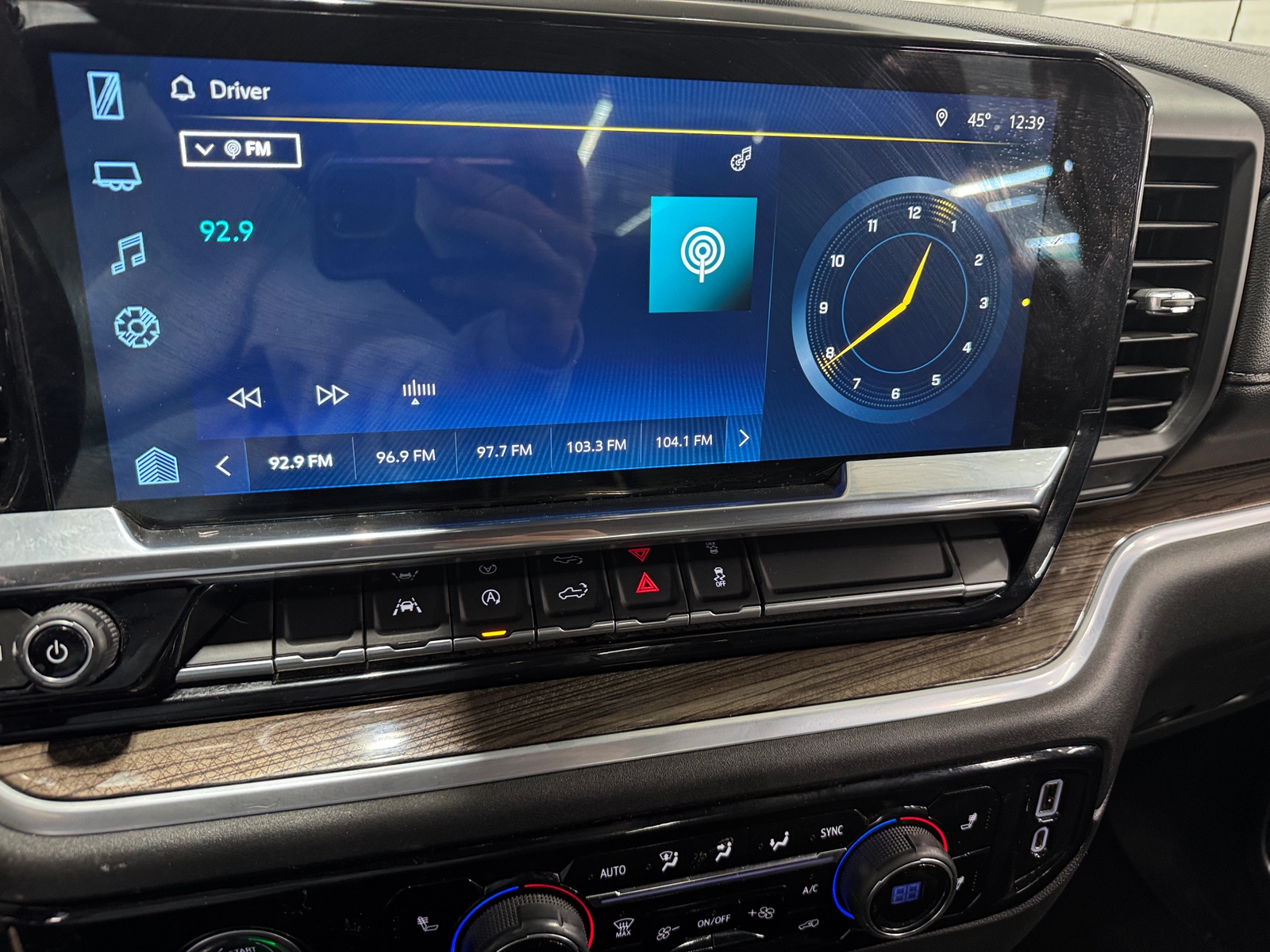 Thumbnail: 2022 Chevrolet Silverado 1500 - 4