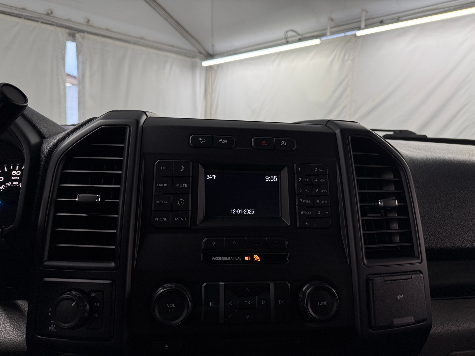 Thumbnail: 2016 Ford Econoline - 4