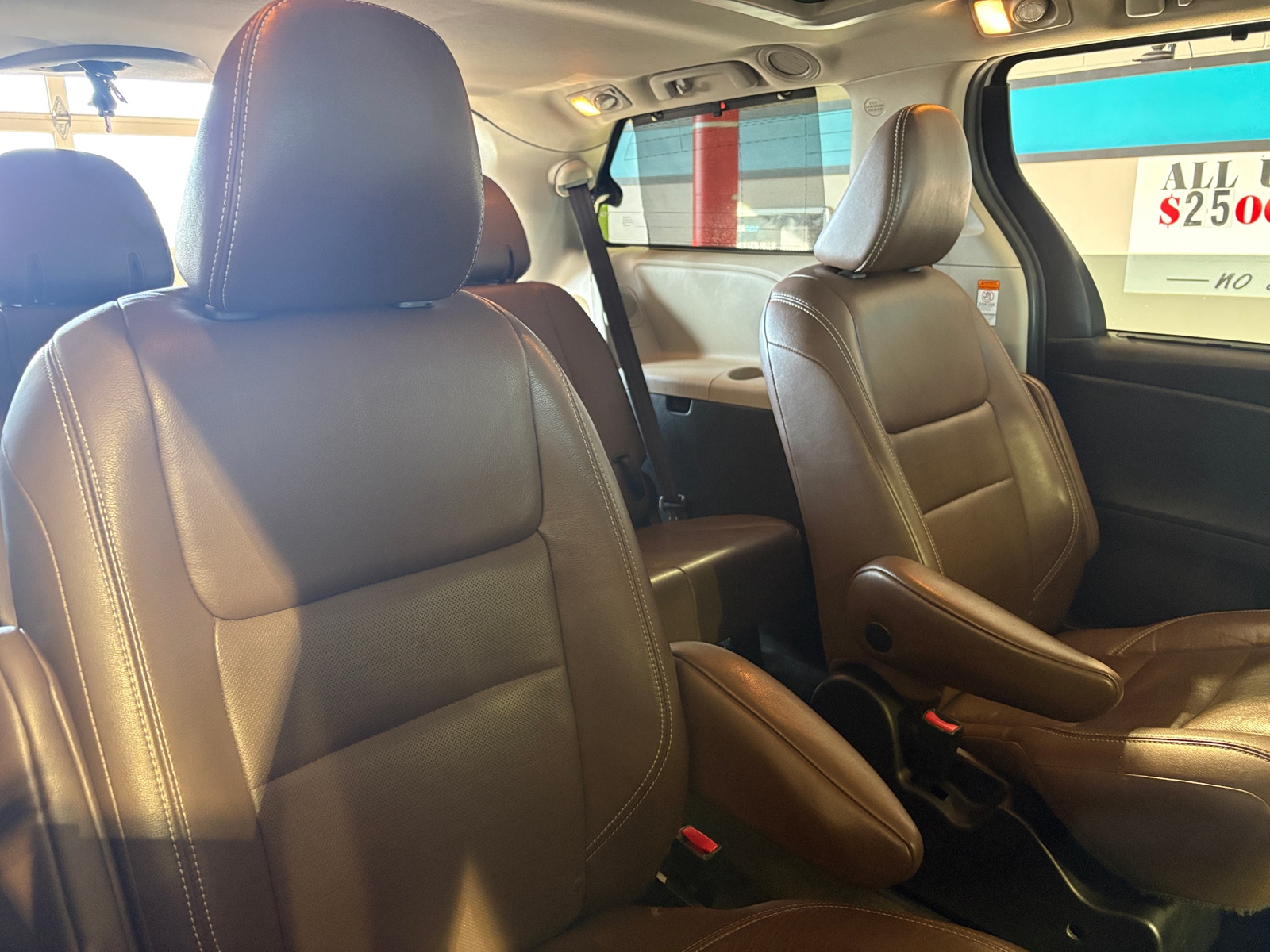 Thumbnail: 2018 Toyota Sienna - 5