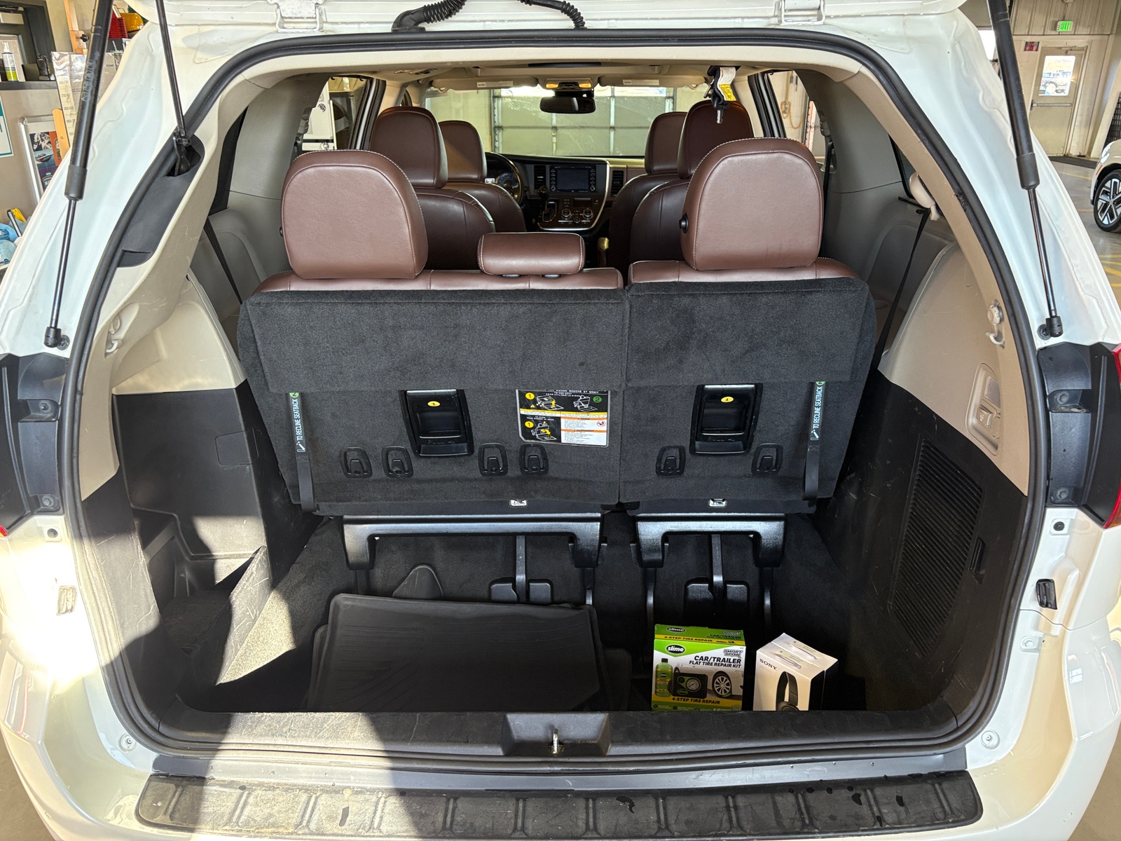 Thumbnail: 2018 Toyota Sienna - 6