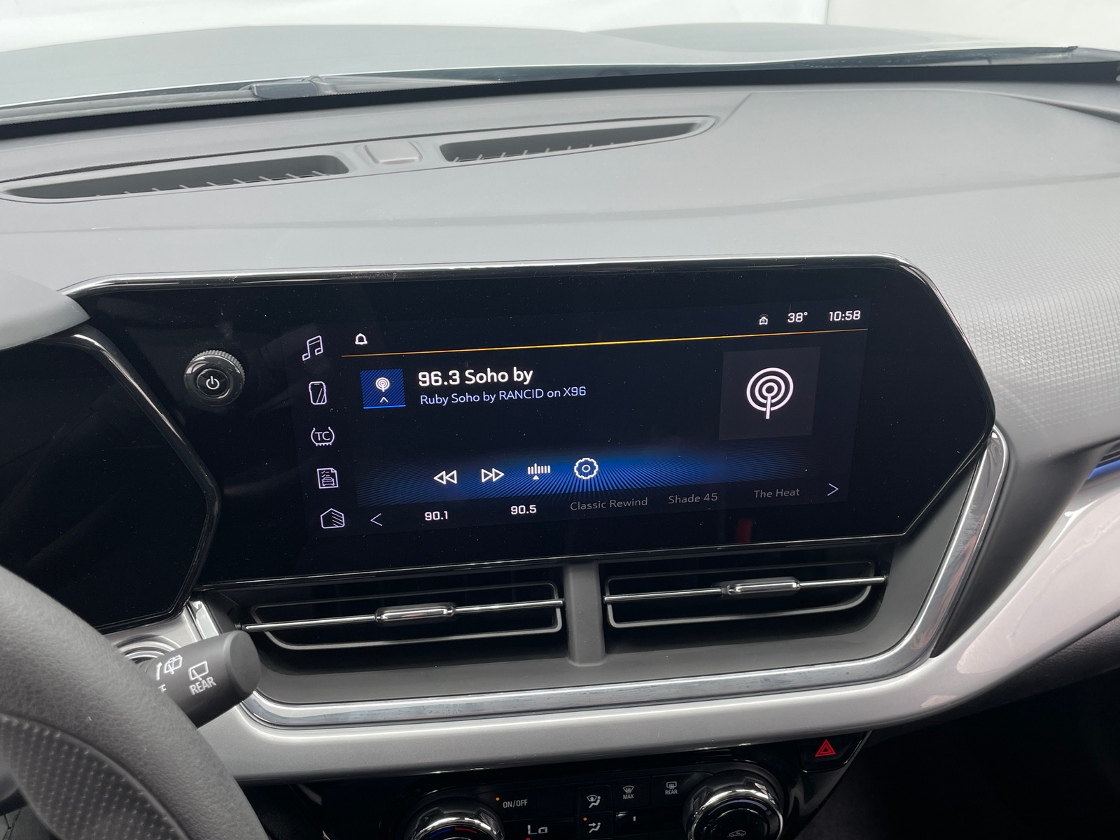 Thumbnail: 2025 Chevrolet Trax - 4