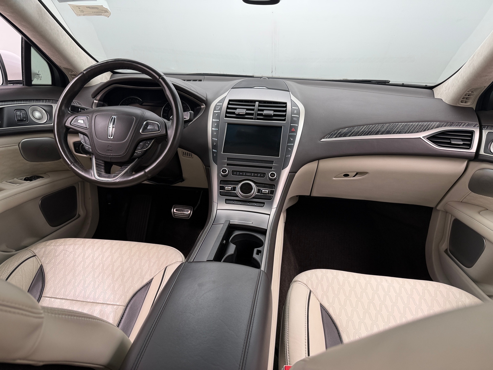 Thumbnail: 2017 Lincoln MKZ - 2