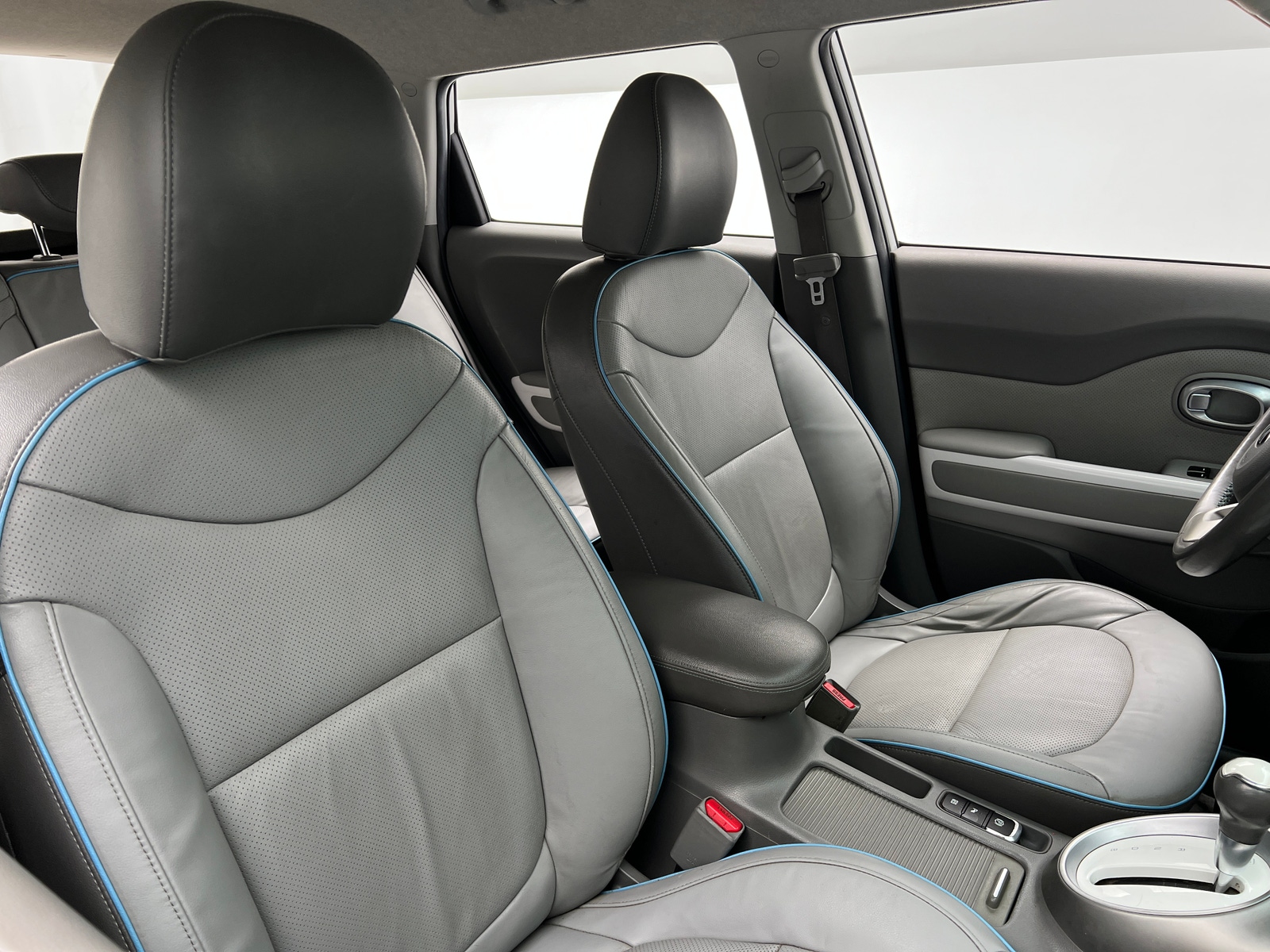 Thumbnail: 2017 Kia Soul EV - 2