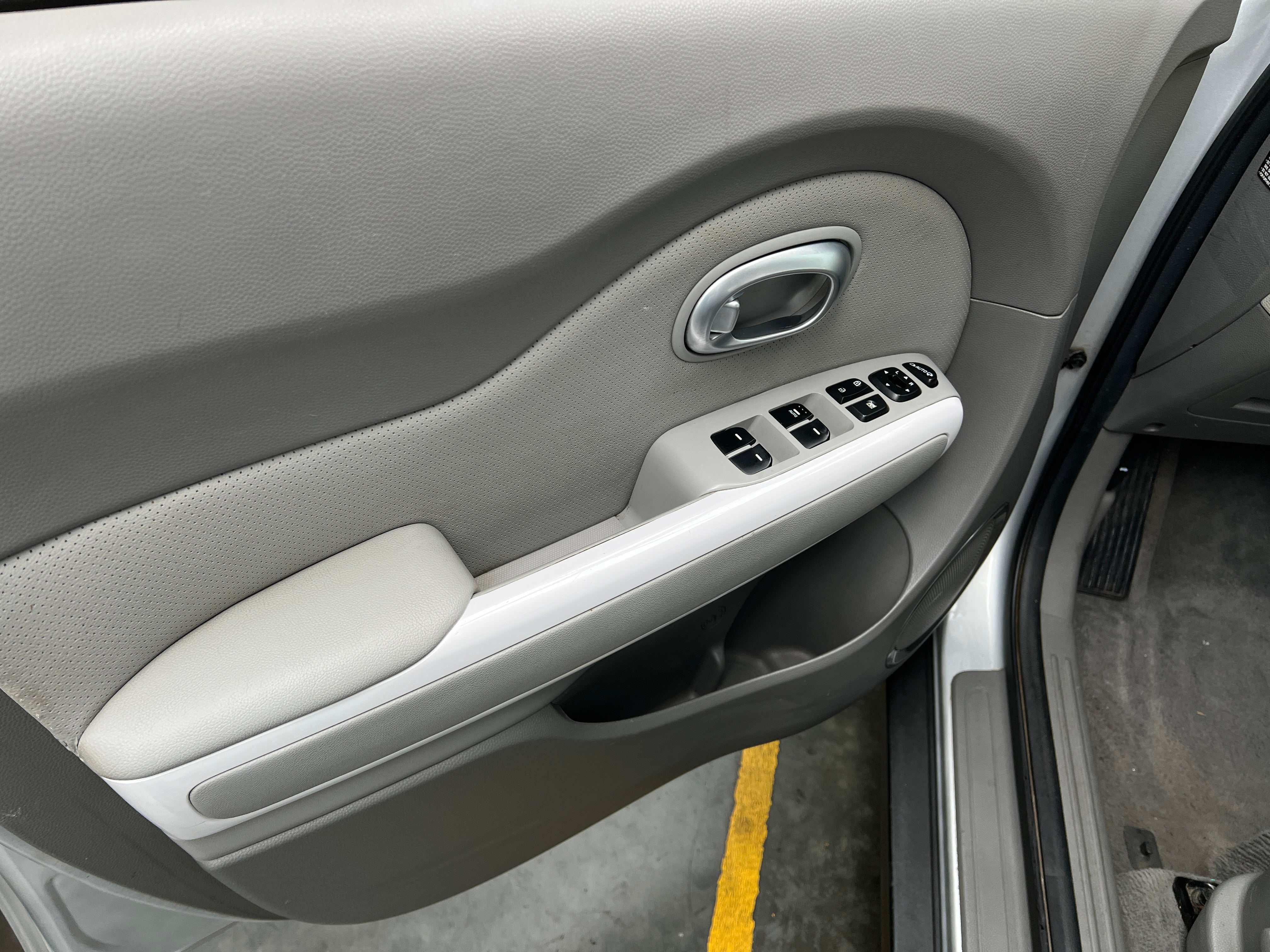 Used 2017 Kia Soul EV + with VIN KNDJX3AE6H7018601 for sale in Oak Creek, WI