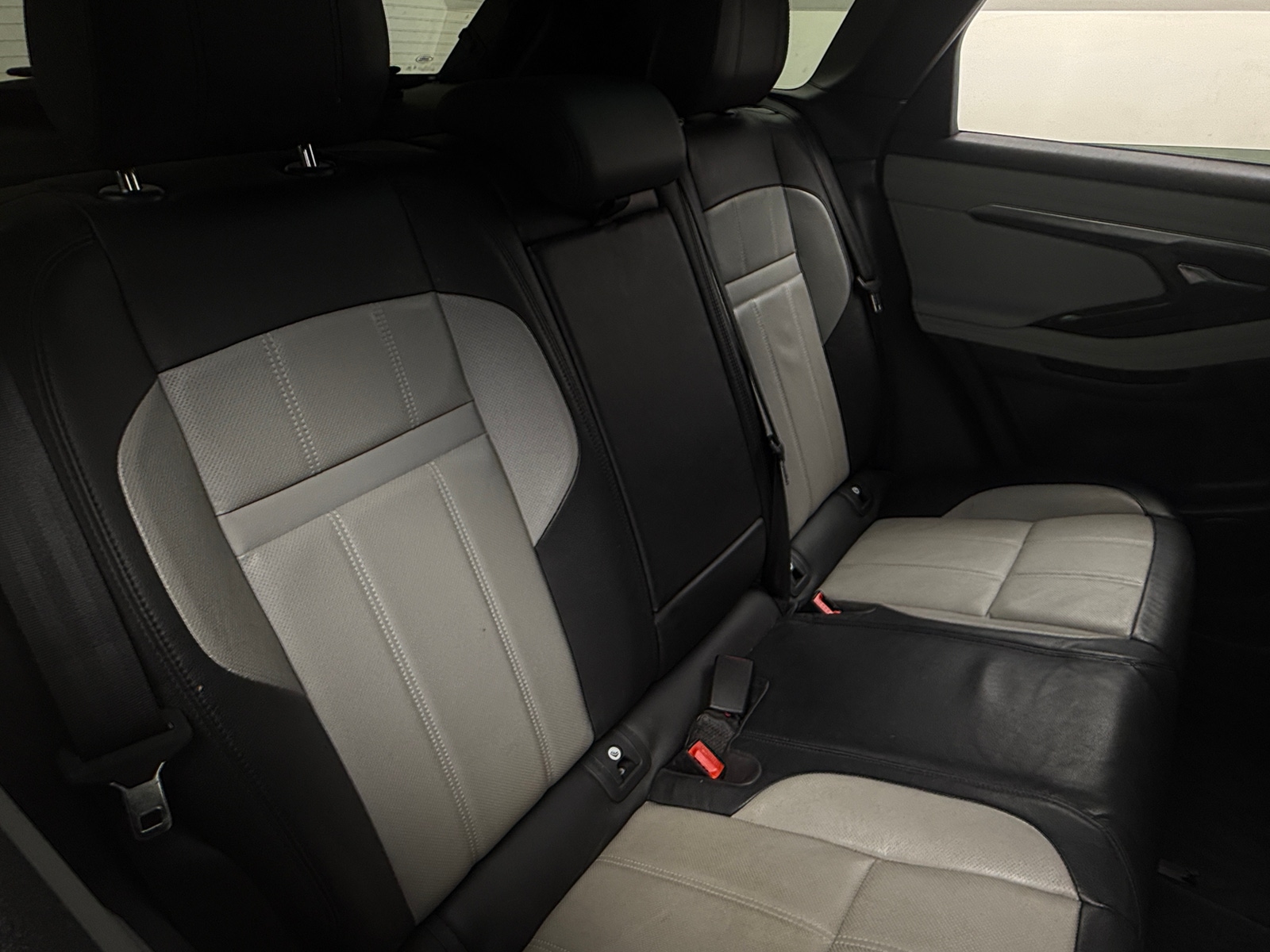 Thumbnail: 2020 Land Rover Range Rover Evoque - 5