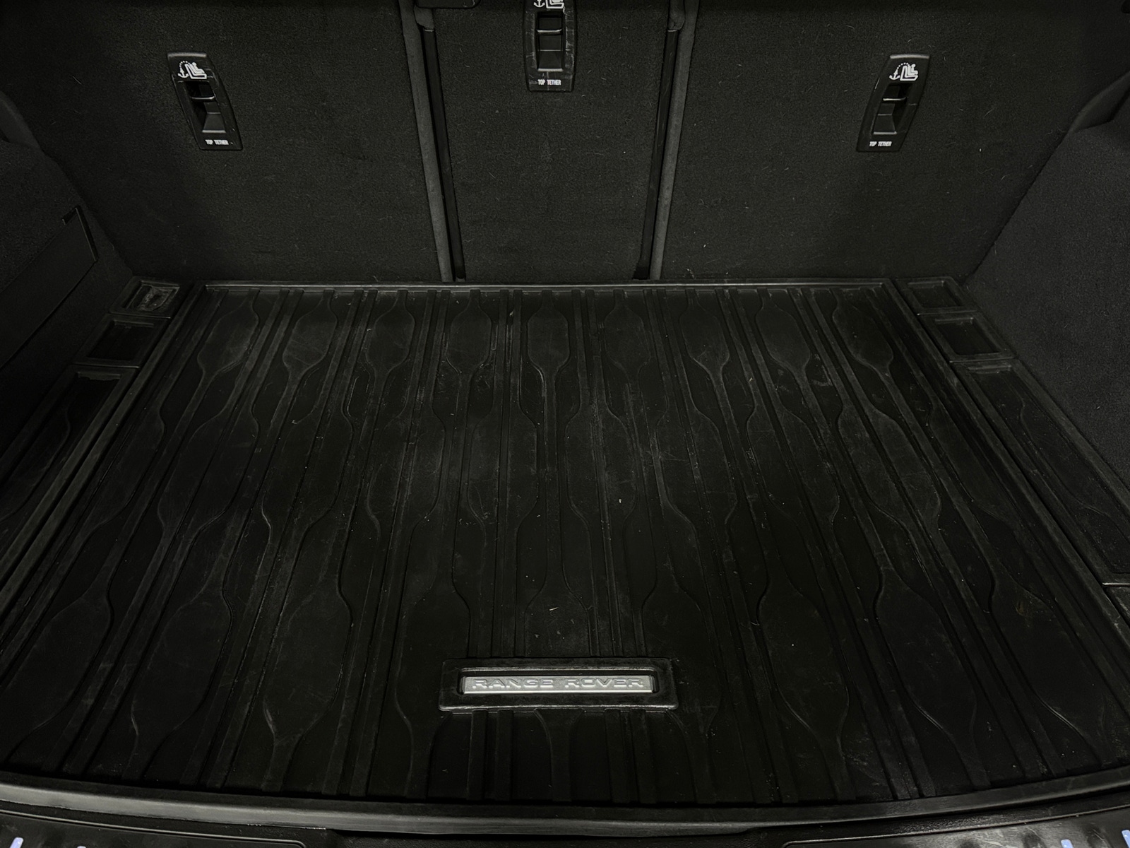 Thumbnail: 2020 Land Rover Range Rover Evoque - 6