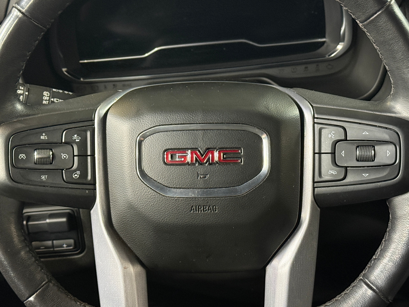 Thumbnail: 2022 GMC Yukon - 4