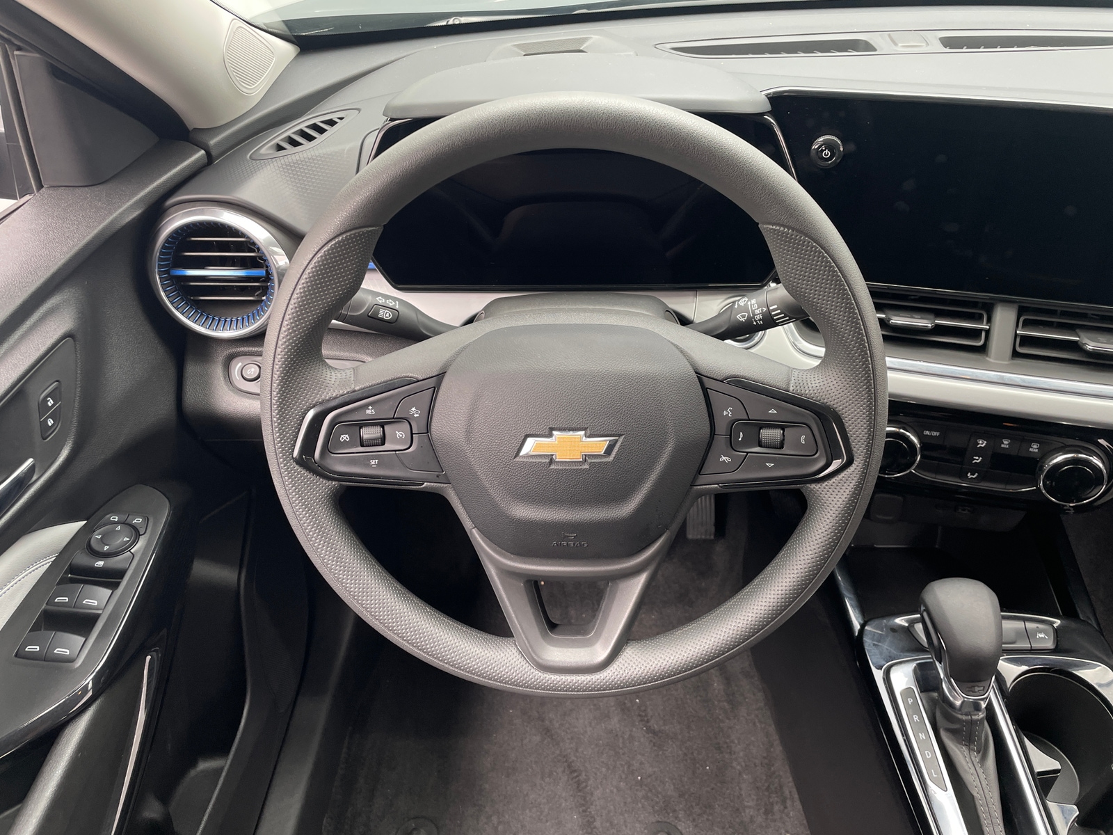 Thumbnail: 2025 Chevrolet Trax - 5