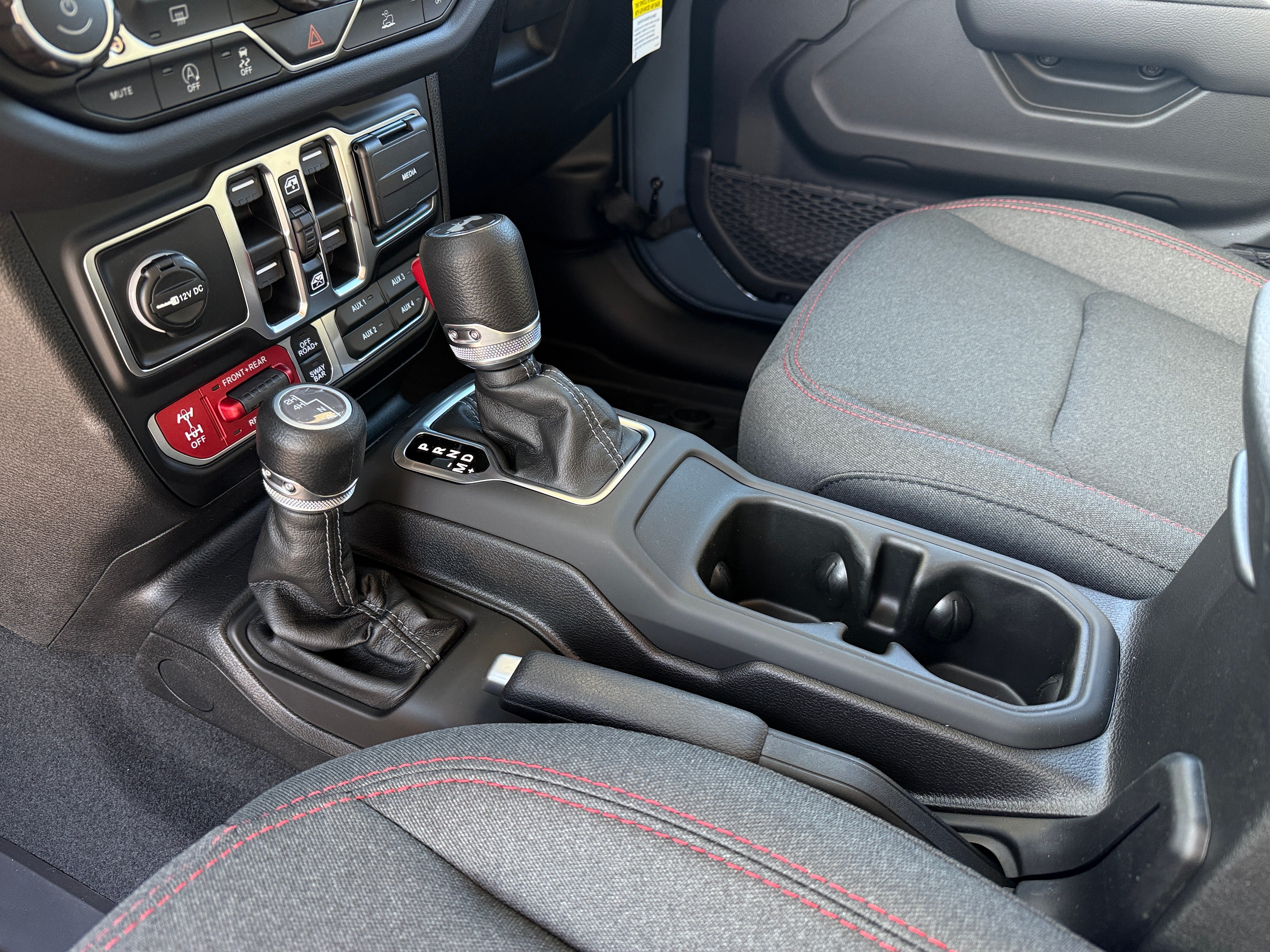 2026 Jeep Wrangler 4-Door Rubicon - Photo 4