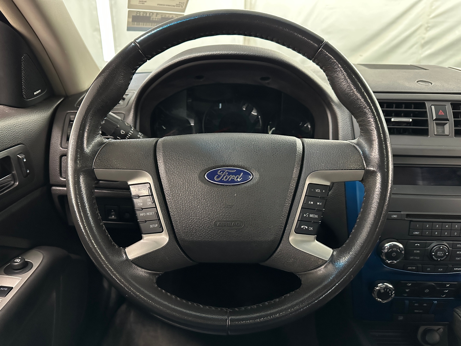 Thumbnail: 2011 Ford Fusion - 4