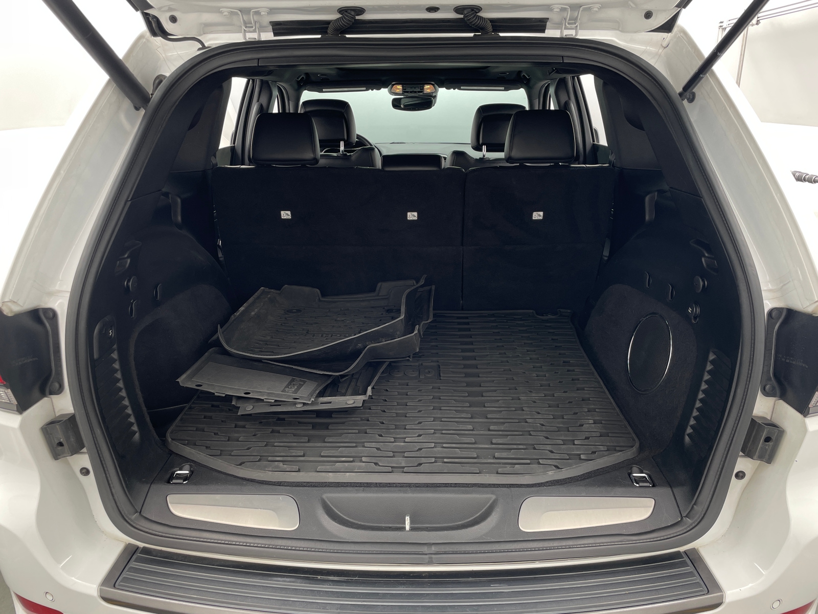 Thumbnail: 2019 Jeep Grand Cherokee - 6