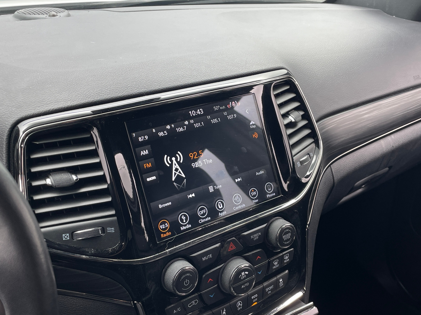 Thumbnail: 2019 Jeep Grand Cherokee - 3