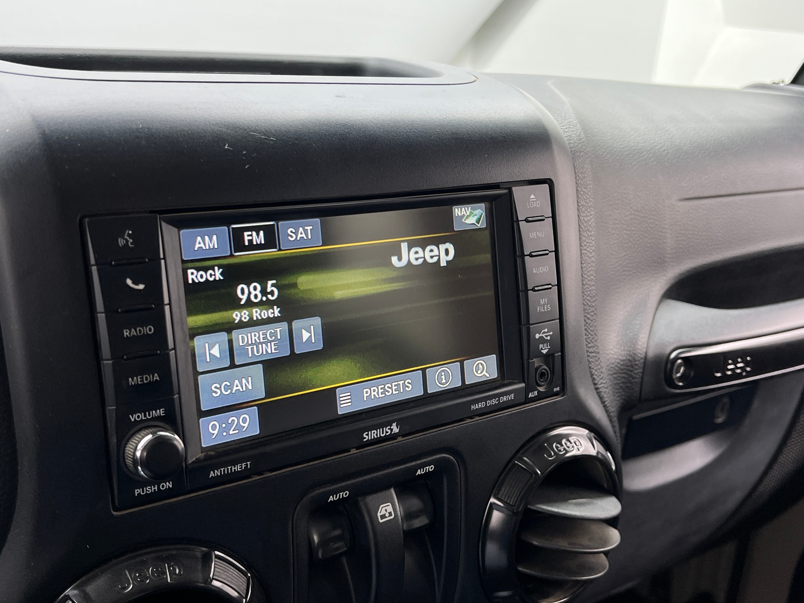 Thumbnail: 2017 Jeep Wrangler - 3