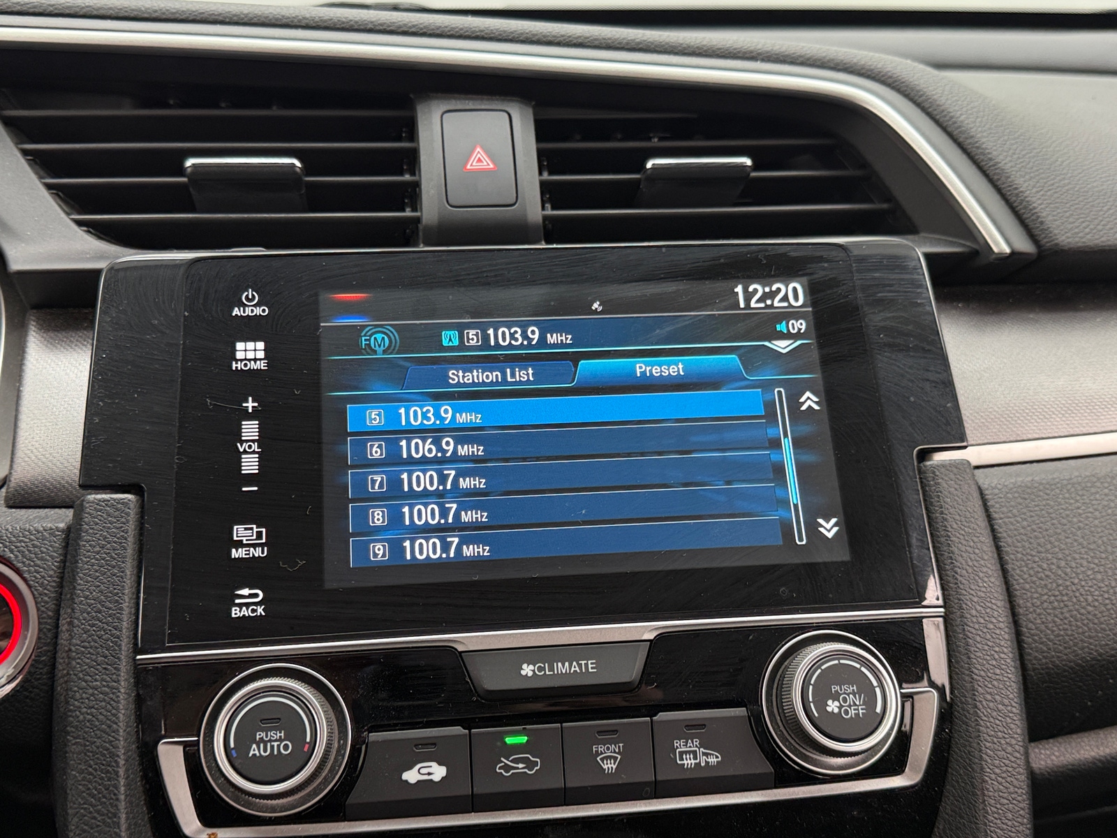 Thumbnail: 2016 Honda Civic - 4