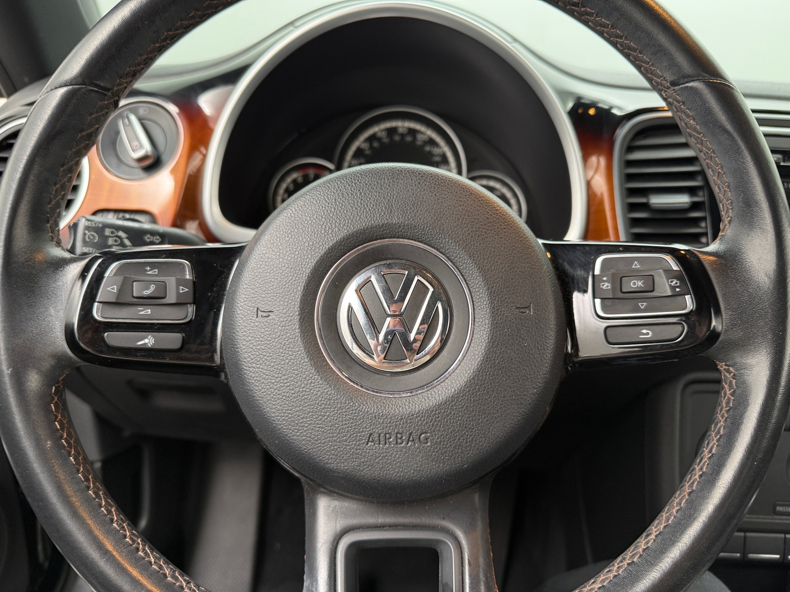 Thumbnail: 2013 Volkswagen Beetle - 4