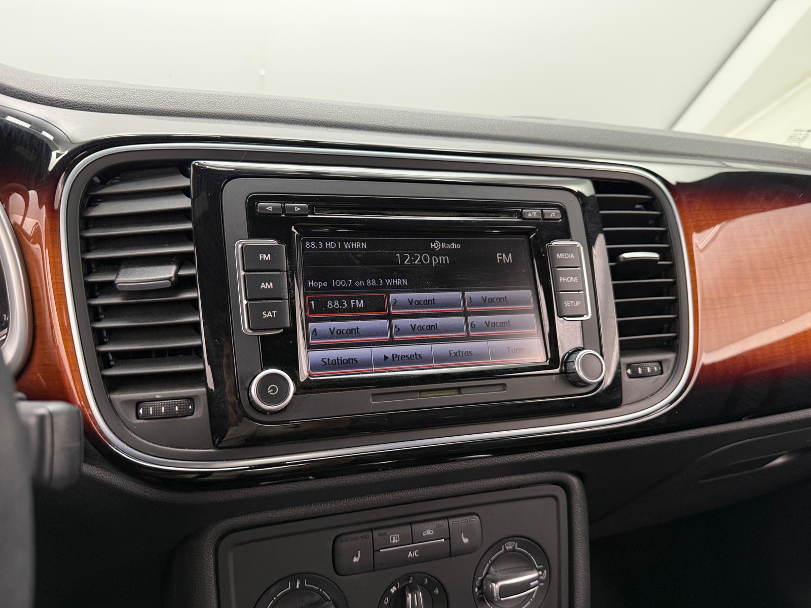 Thumbnail: 2013 Volkswagen Beetle - 3