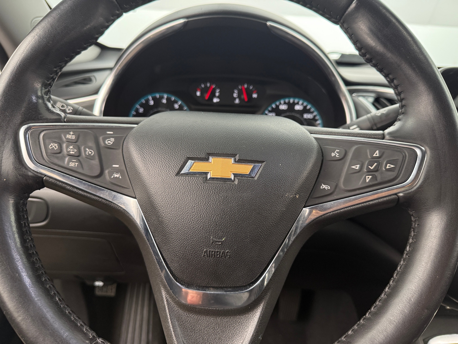 Thumbnail: 2021 Chevrolet Malibu - 4