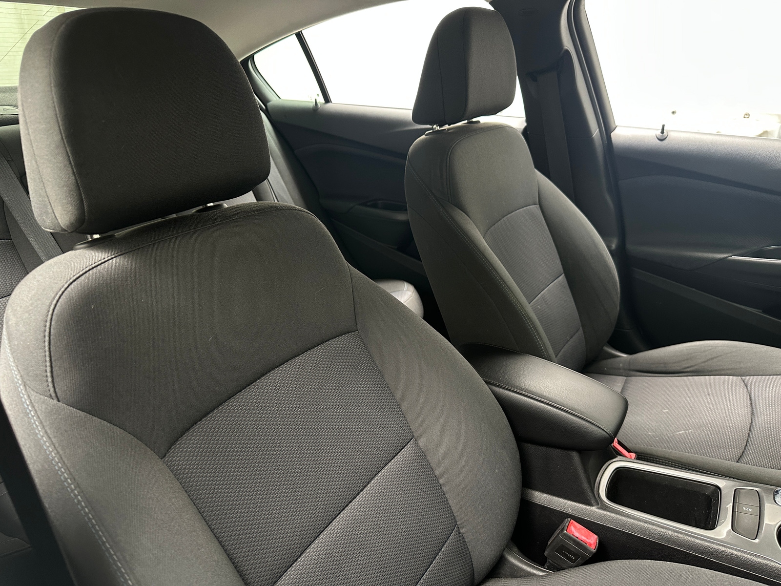 Thumbnail: 2018 Chevrolet Cruze - 2