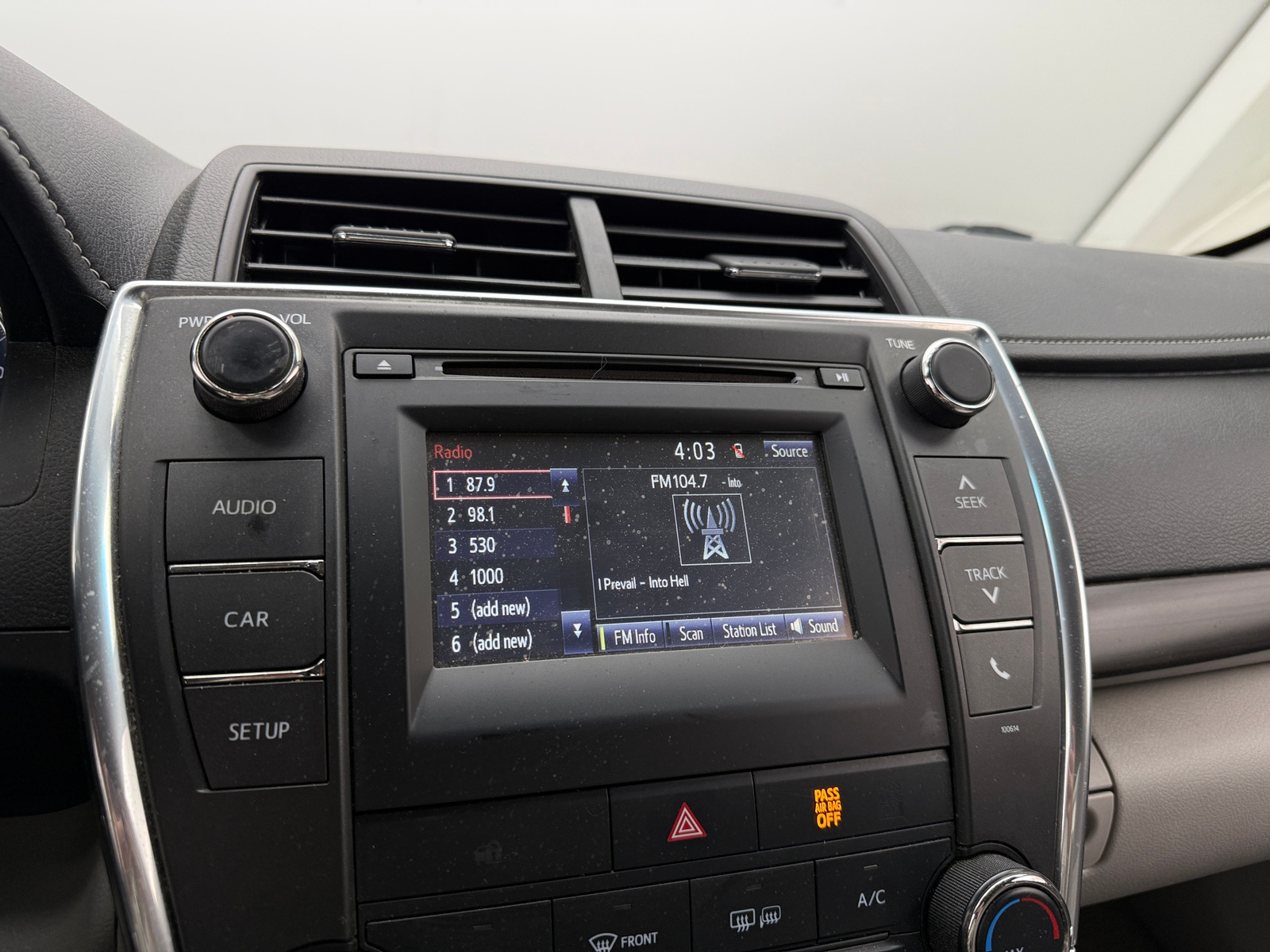 Thumbnail: 2017 Toyota Camry - 4