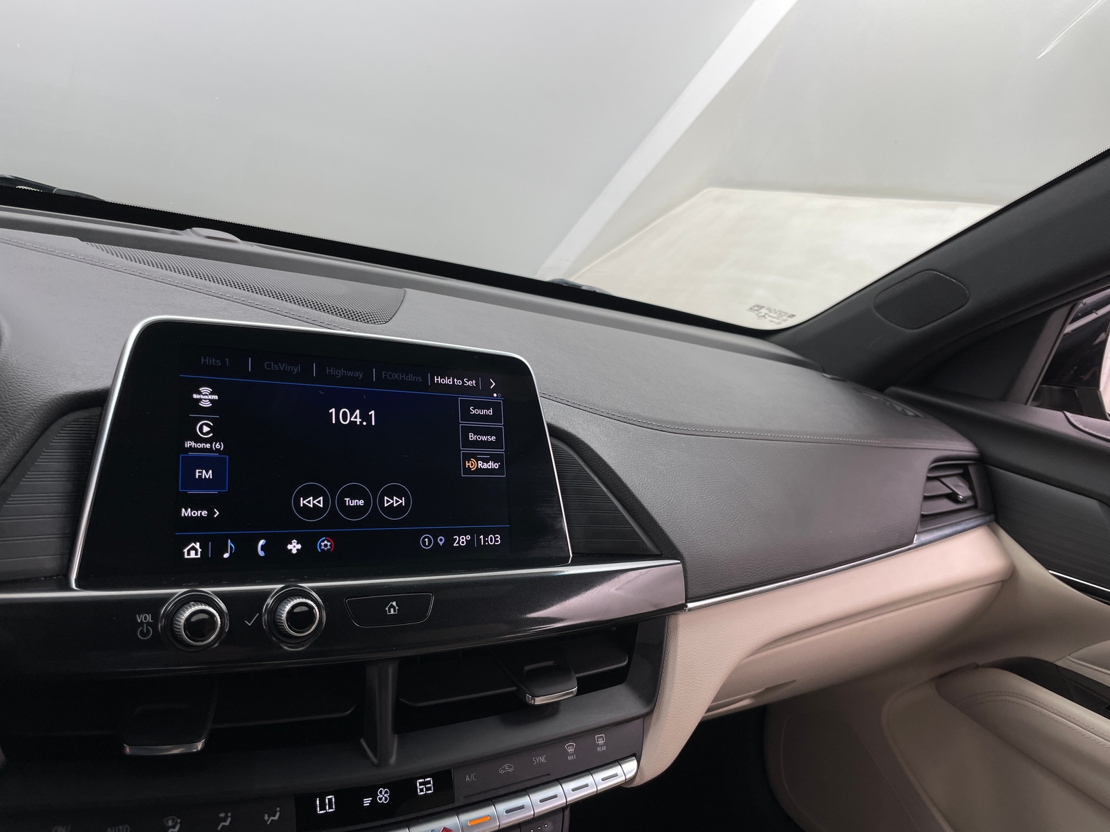 Thumbnail: 2022 Cadillac CT4 - 3