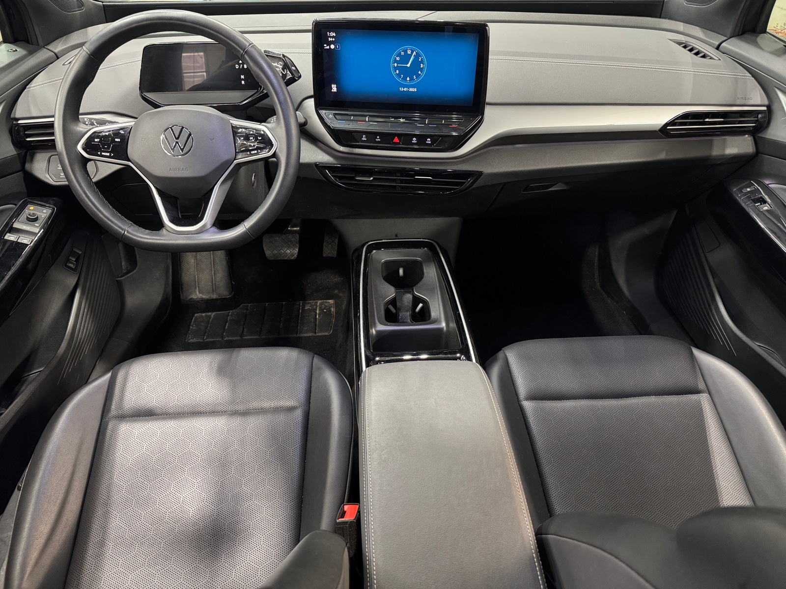 Thumbnail: 2023 Volkswagen ID.4 - 2