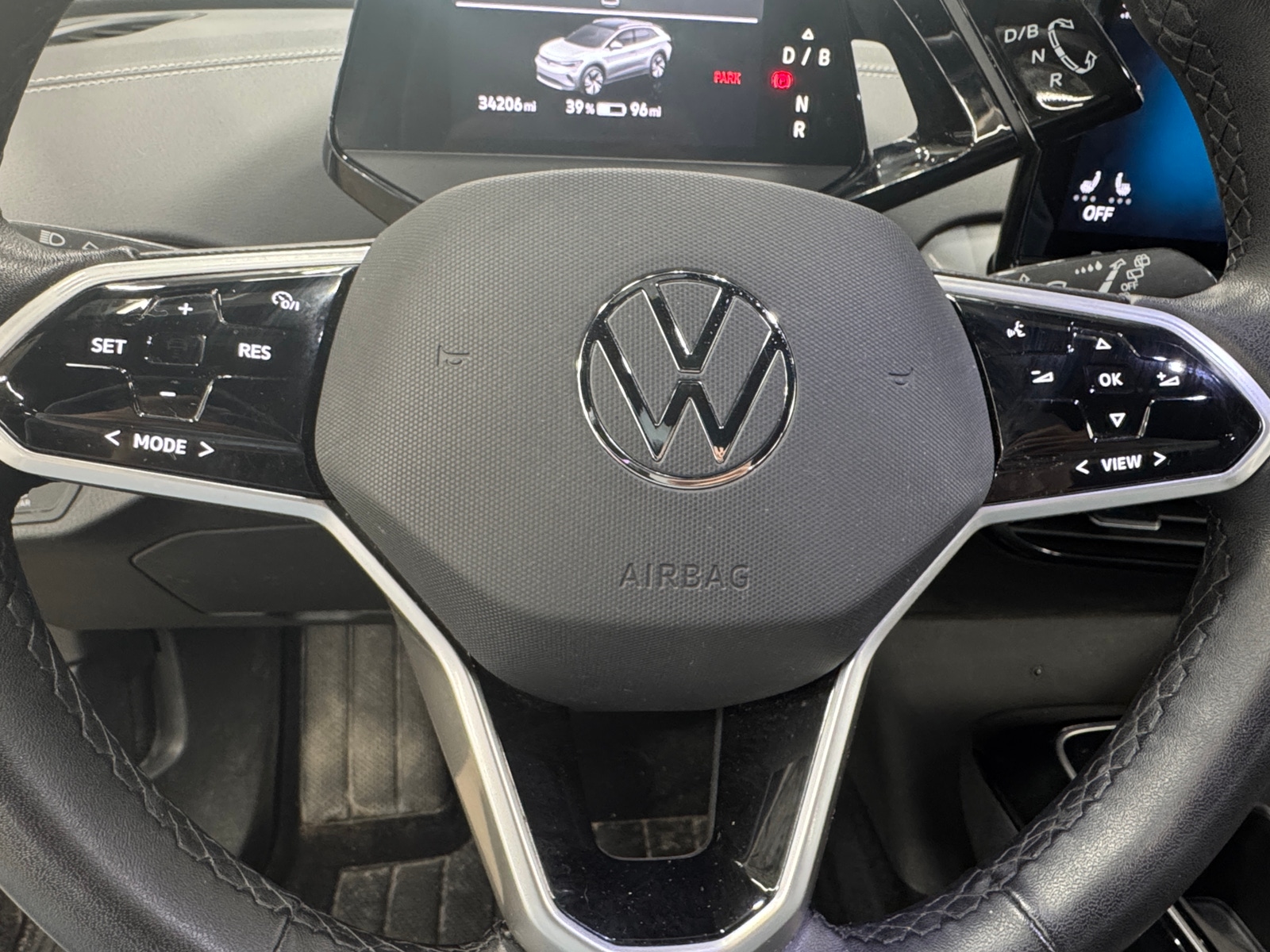 Thumbnail: 2023 Volkswagen ID.4 - 4