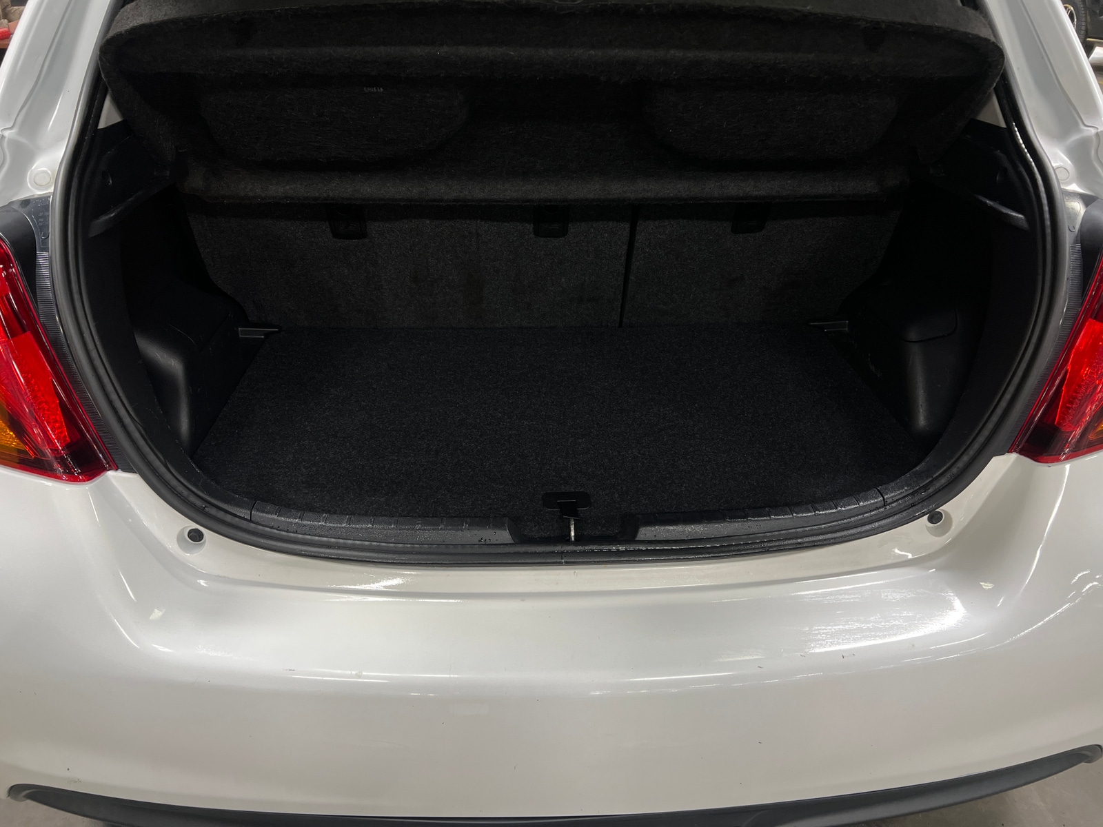 Thumbnail: 2017 Toyota Yaris - 7