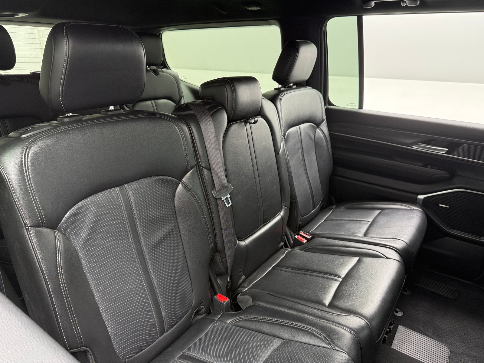 Thumbnail: 2024 Jeep Wagoneer - 5