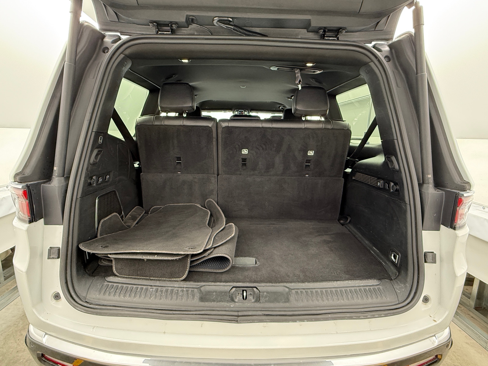 Thumbnail: 2024 Jeep Wagoneer - 6