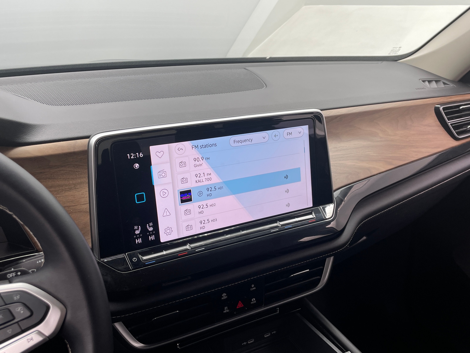 Thumbnail: 2025 Volkswagen Atlas - 3