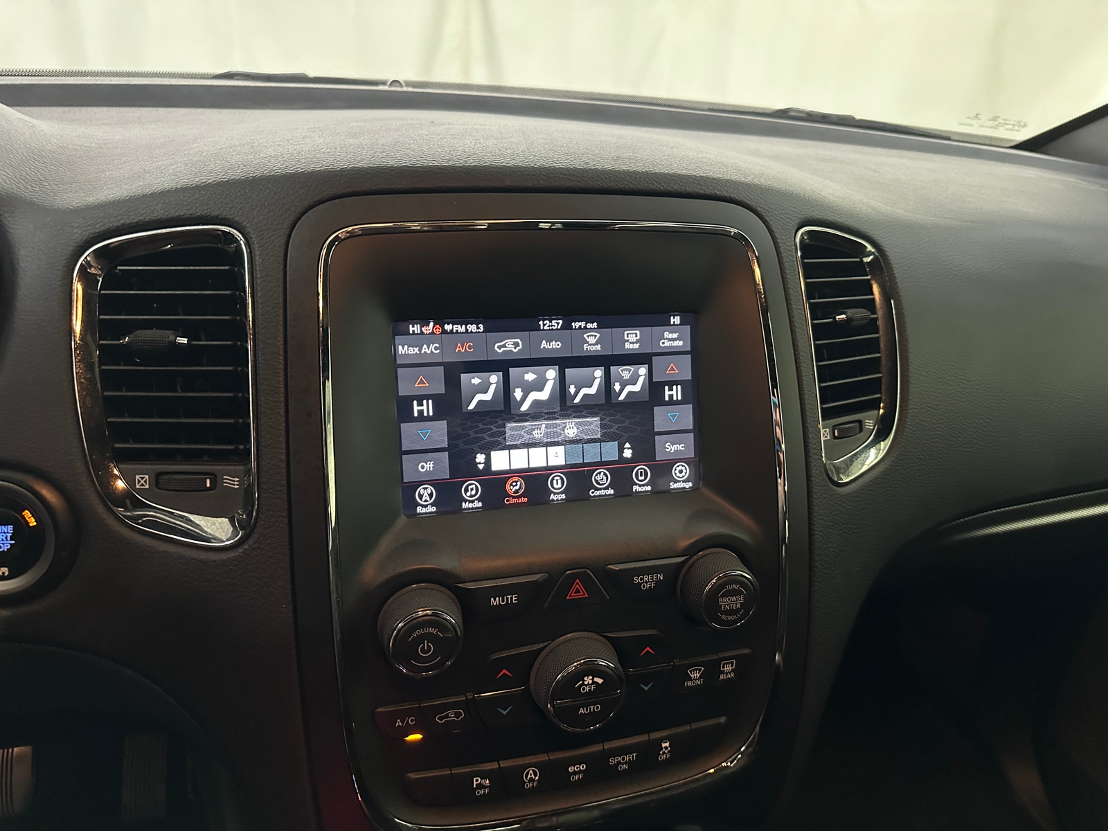 Thumbnail: 2019 Dodge Durango - 3