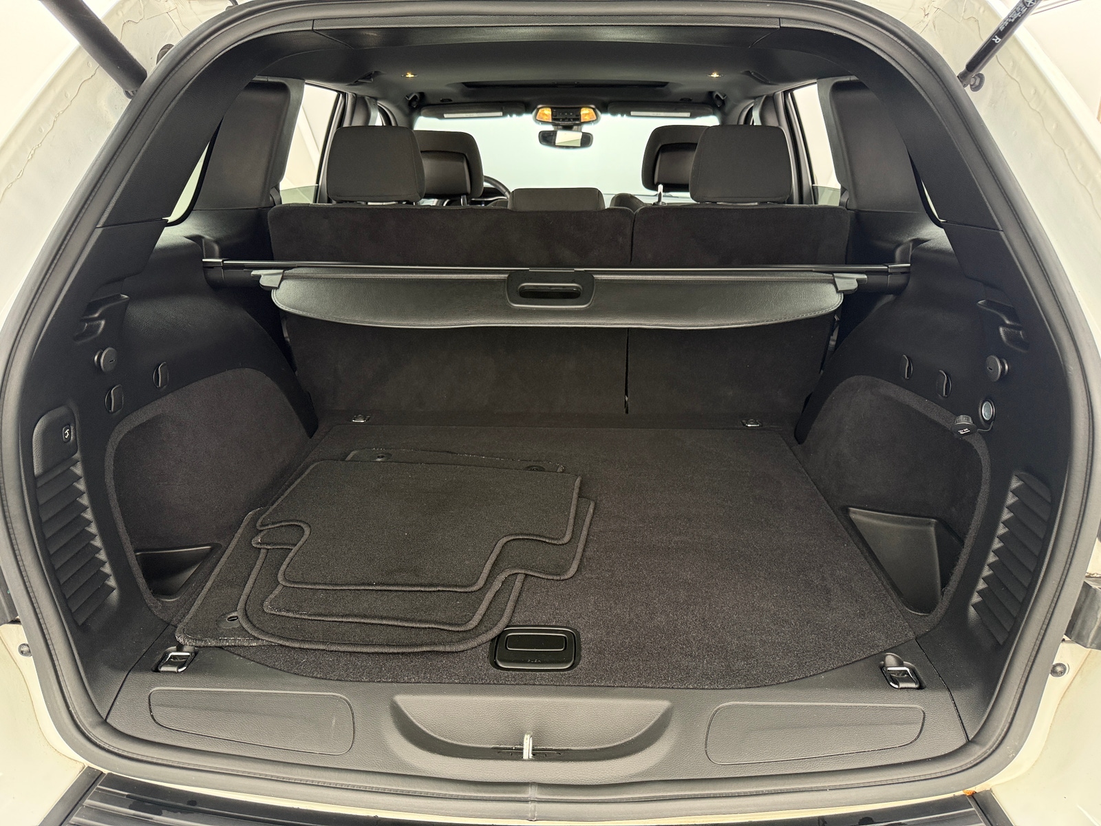 Thumbnail: 2019 Jeep Grand Cherokee - 7