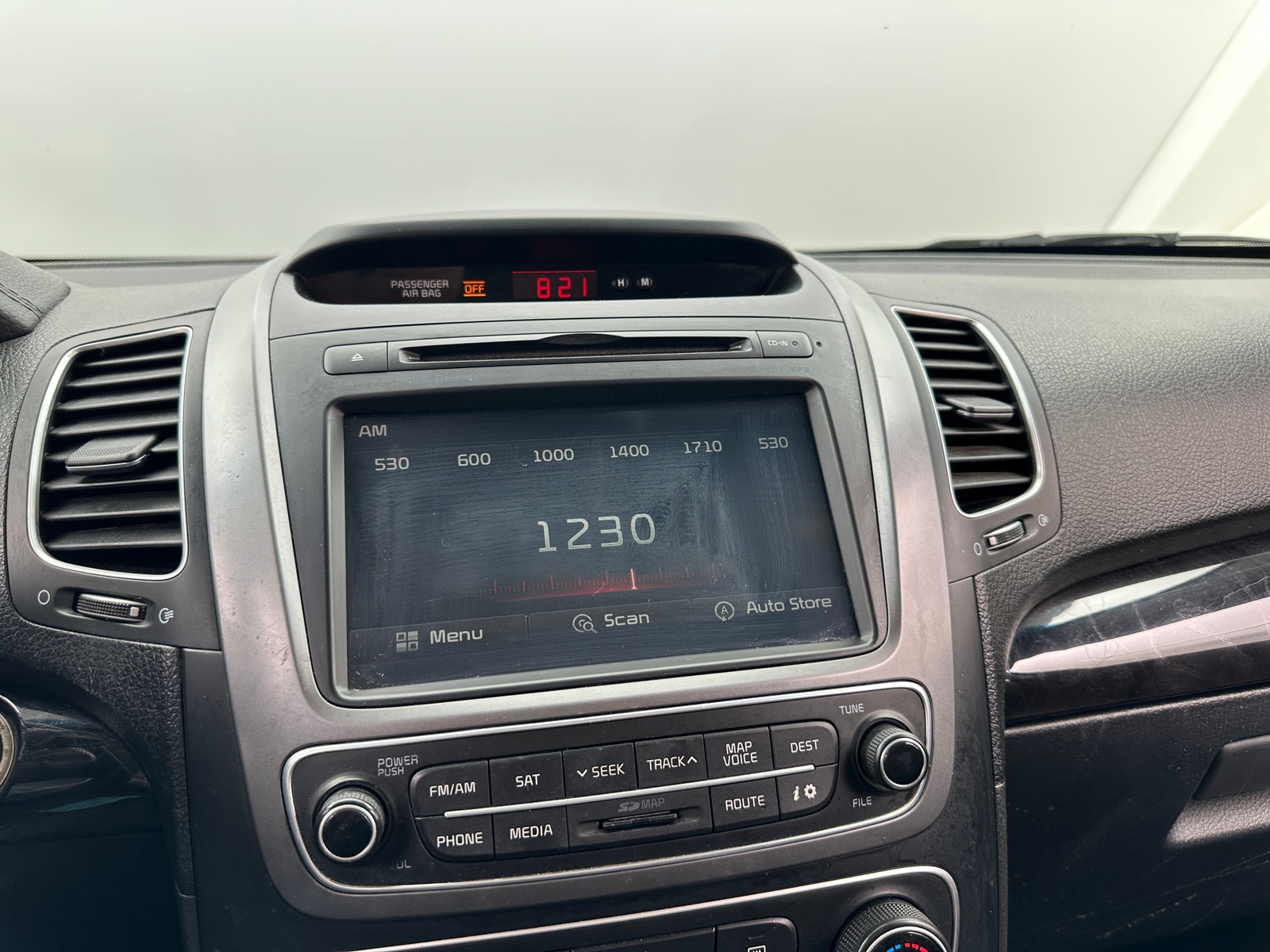 Thumbnail: 2015 Kia Sorento - 3