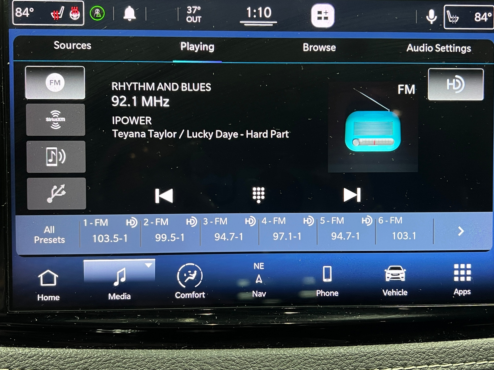 Thumbnail: 2021 Chrysler Pacifica - 3