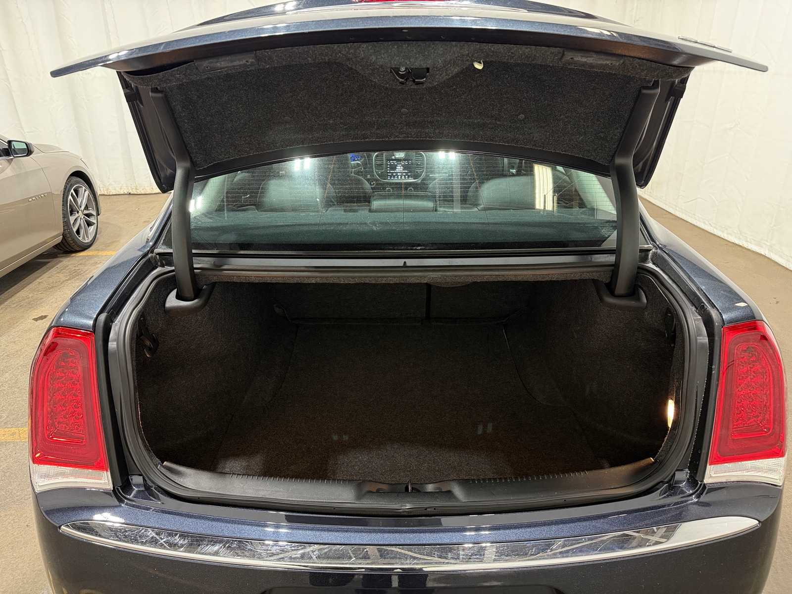 Thumbnail: 2016 Chrysler 300 - 6