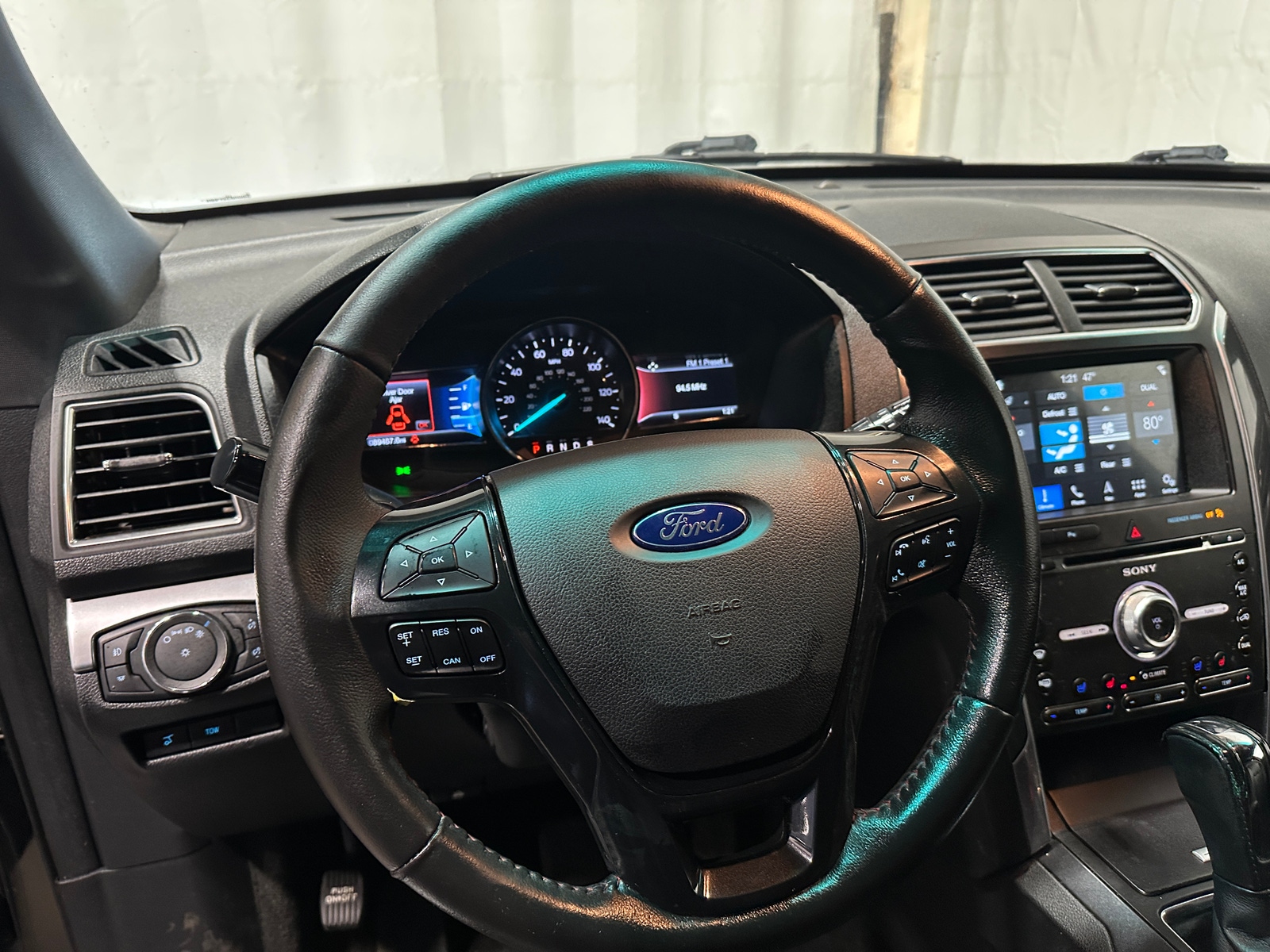 Thumbnail: 2017 Ford Explorer - 4