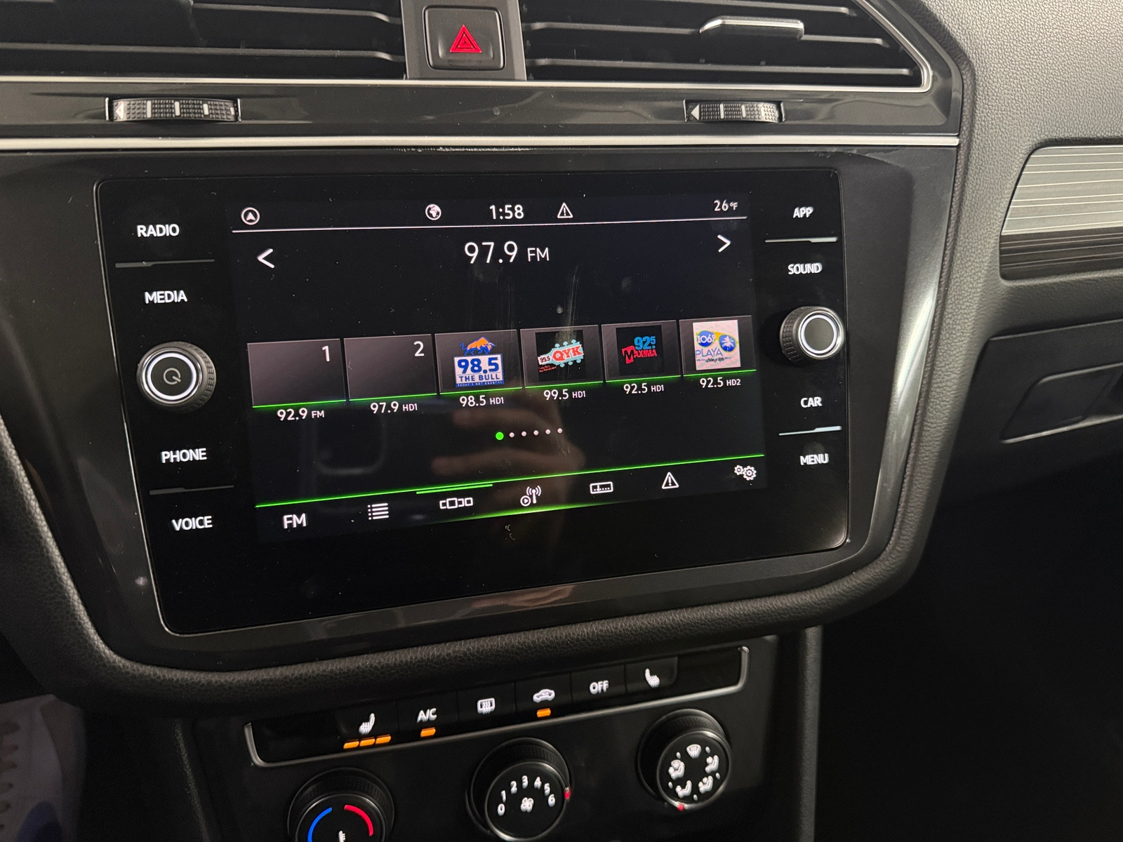 Thumbnail: 2024 Volkswagen Tiguan - 3