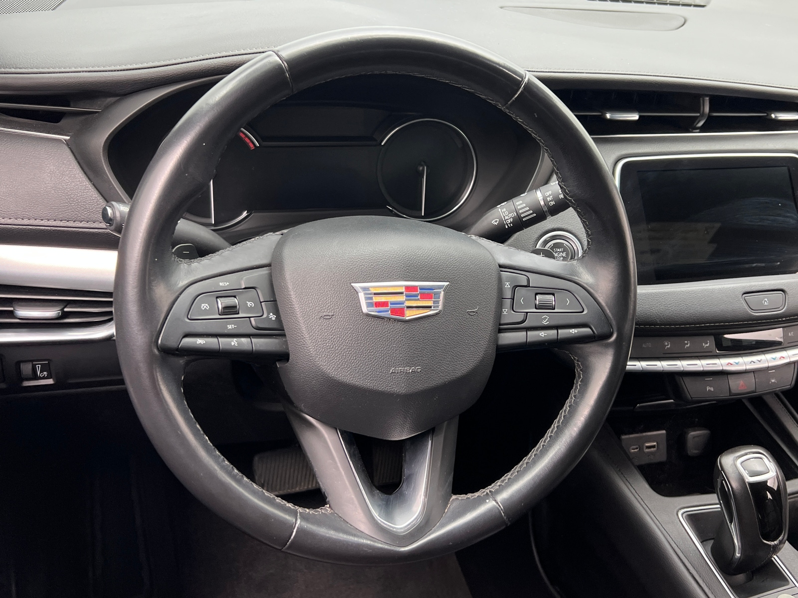 Thumbnail: 2019 Cadillac XT4 - 4