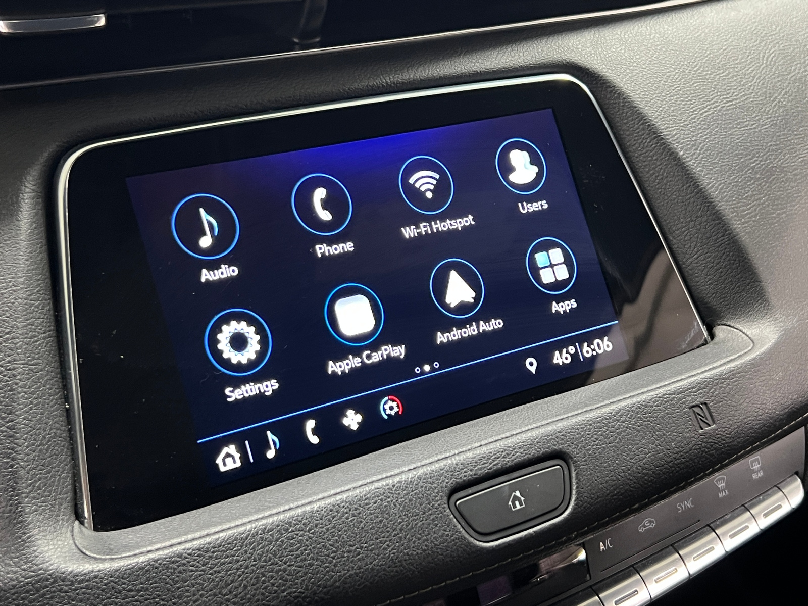 Thumbnail: 2019 Cadillac XT4 - 3