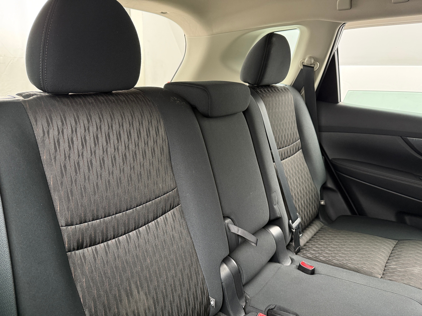 Thumbnail: 2017 Nissan Rogue - 6