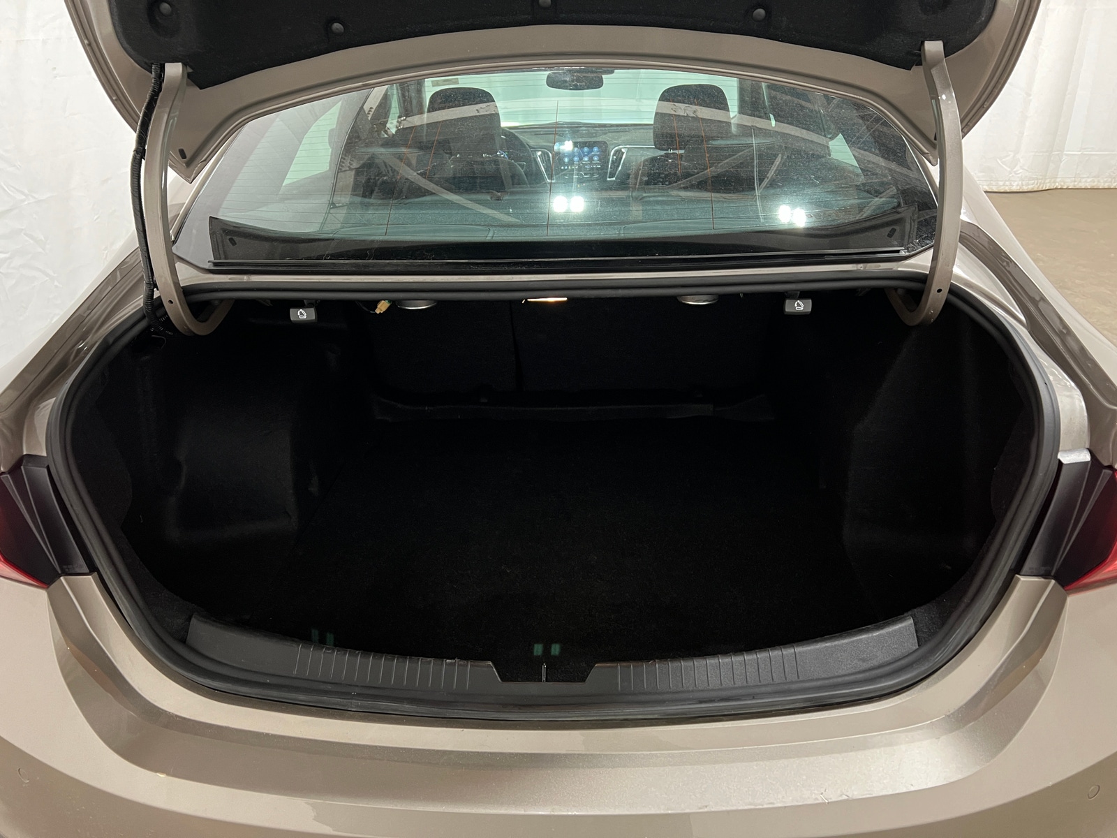 Thumbnail: 2024 Chevrolet Malibu - 6