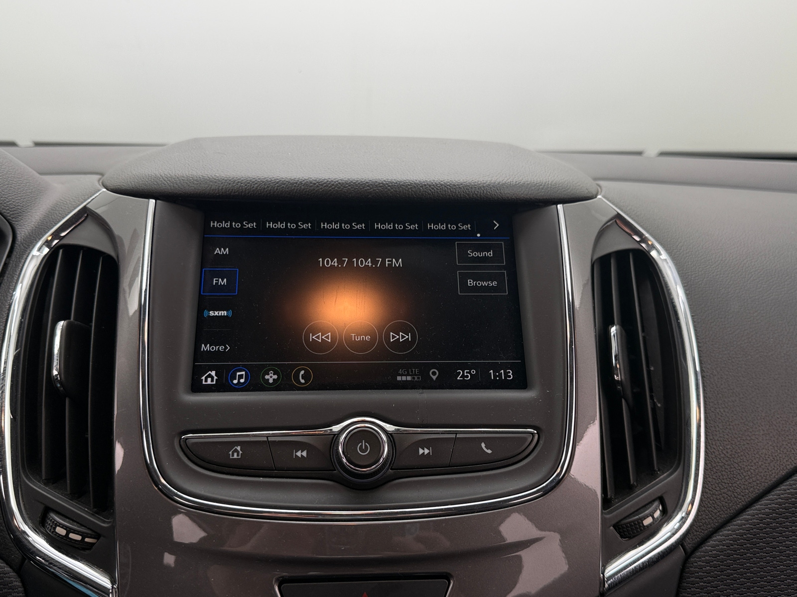 Thumbnail: 2019 Chevrolet Cruze - 4