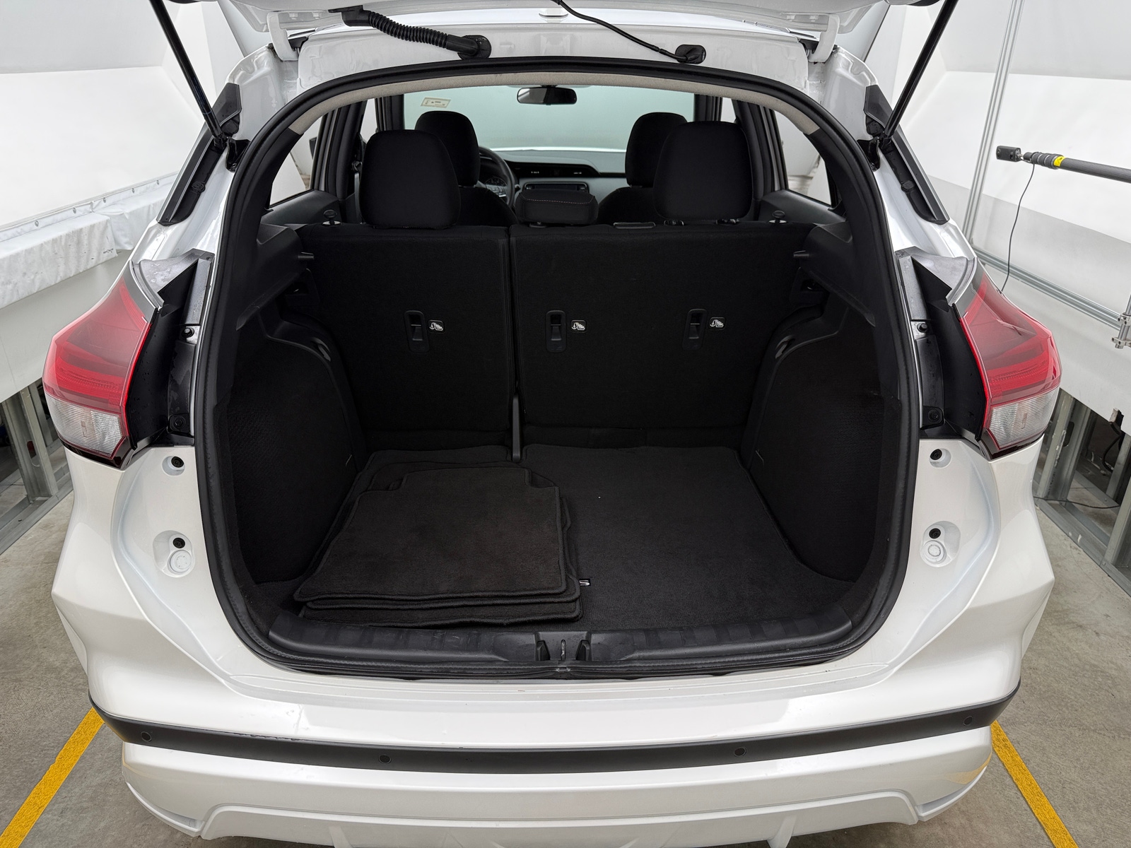 Thumbnail: 2024 Nissan Kicks - 7