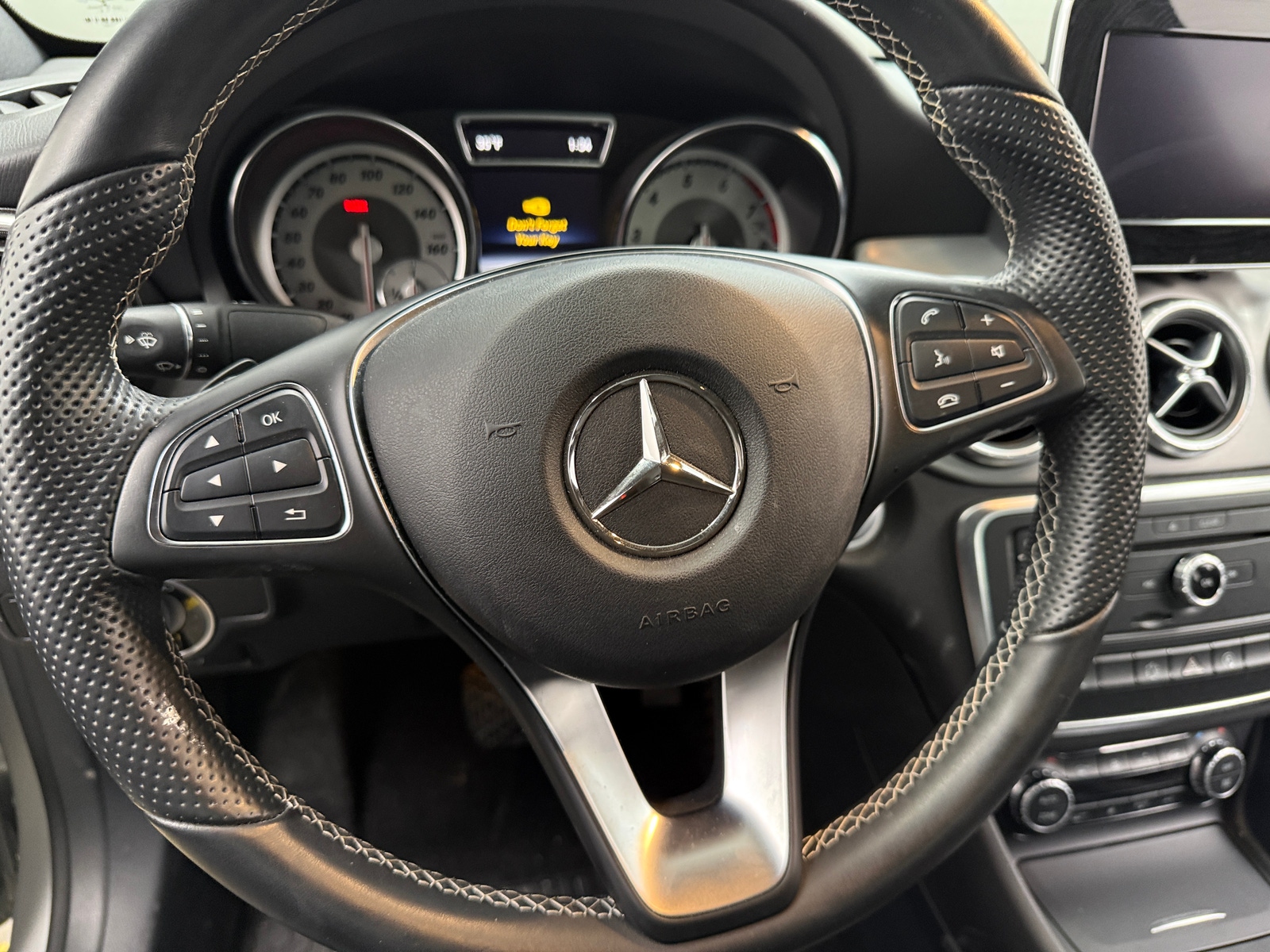 Thumbnail: 2015 Mercedes-Benz CLA - 4