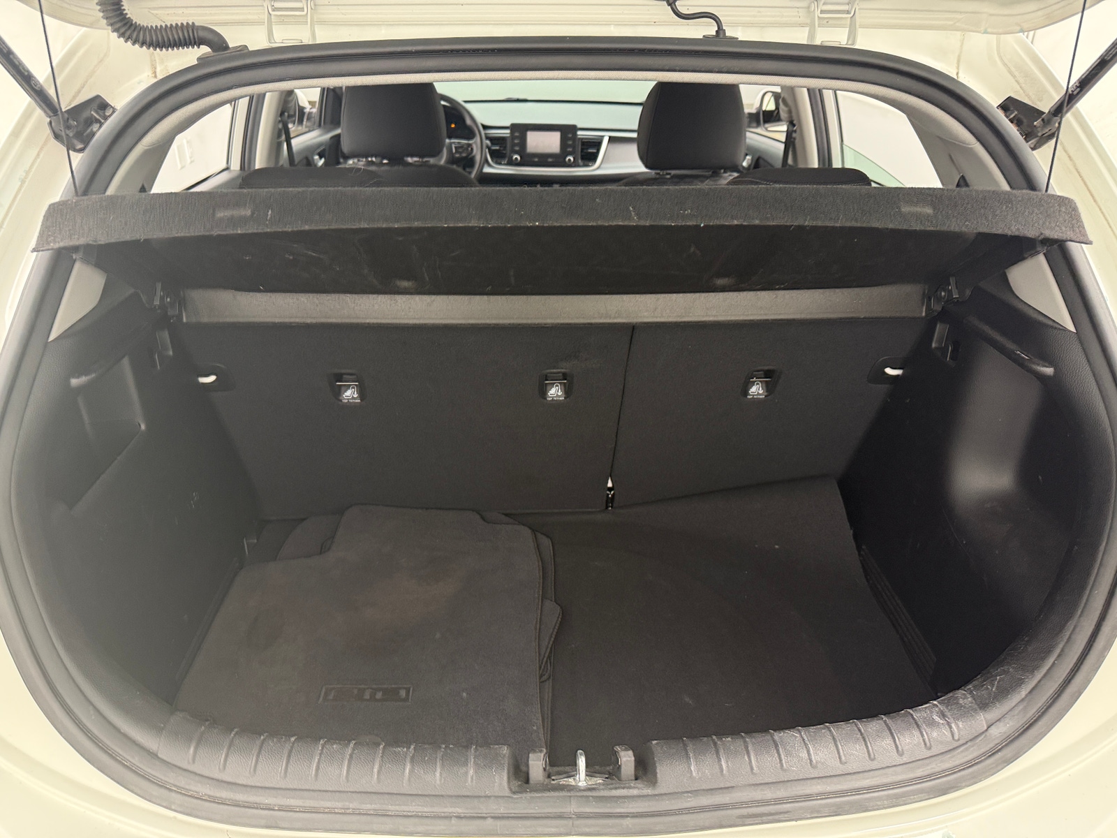 Thumbnail: 2018 Kia Rio - 7