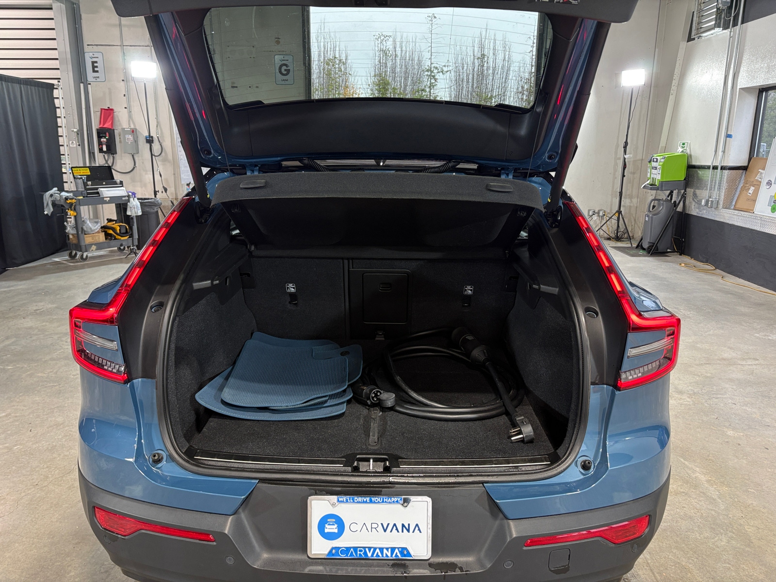 Thumbnail: 2022 Volvo C40 - 7