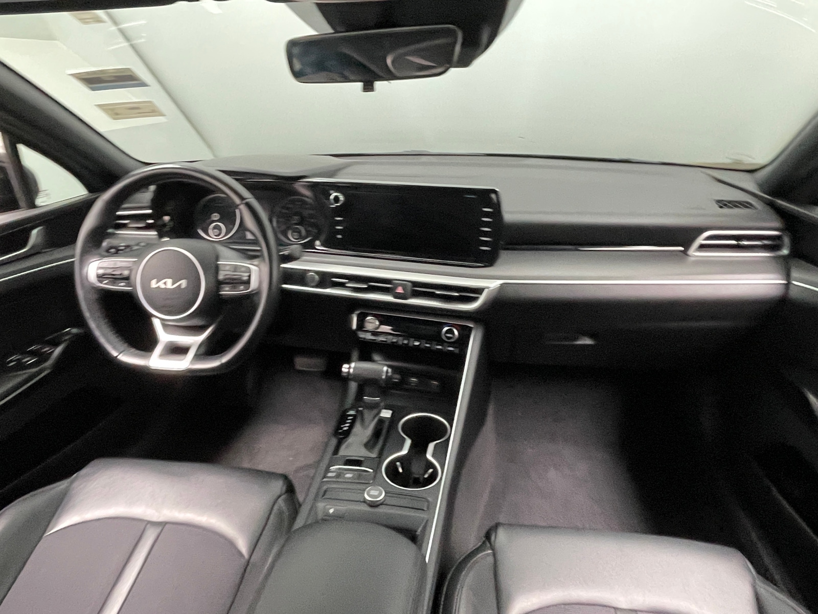 Thumbnail: 2023 Kia K5 - 3