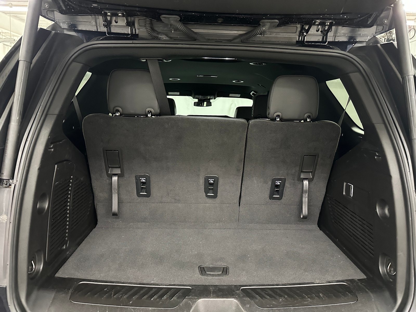 Thumbnail: 2024 Chevrolet Tahoe - 6