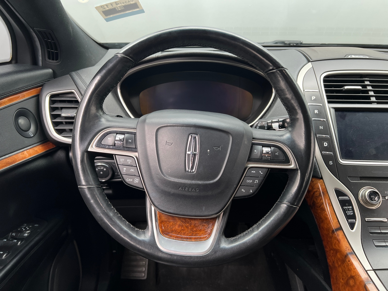 Thumbnail: 2019 Lincoln Nautilus - 4